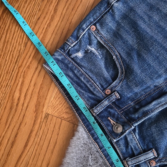 American Eagle Mom Straight Jean, Women's 6 Regular, Great Condition - Picture 2 of 13